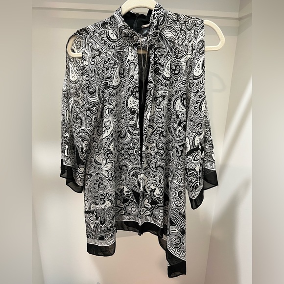 Chico’s‎ Women’s Black Label Paisley Twist Neck Top Size 00 - Picture 1 of 8
